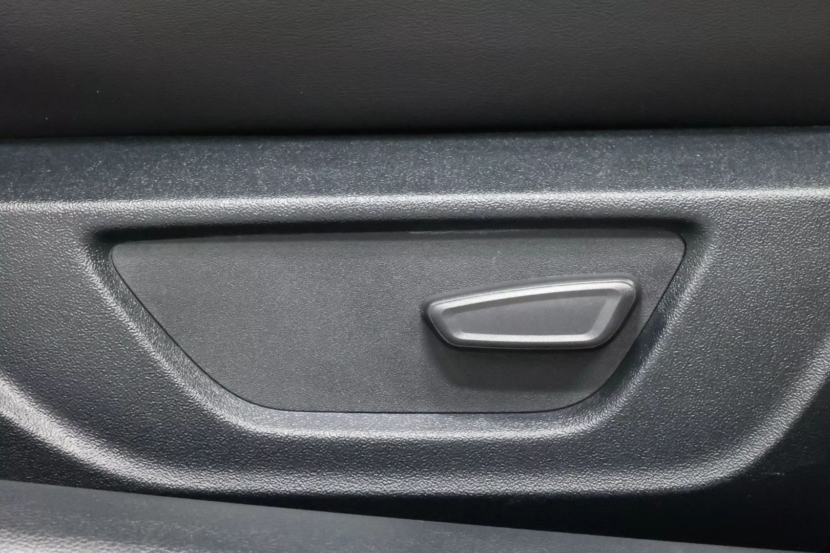 2022 Ford Mustang - Image 70