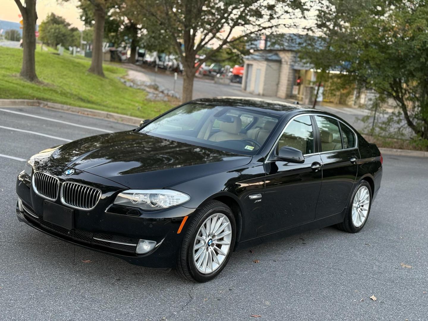 2012 BMW 5 Series 535i photo 2