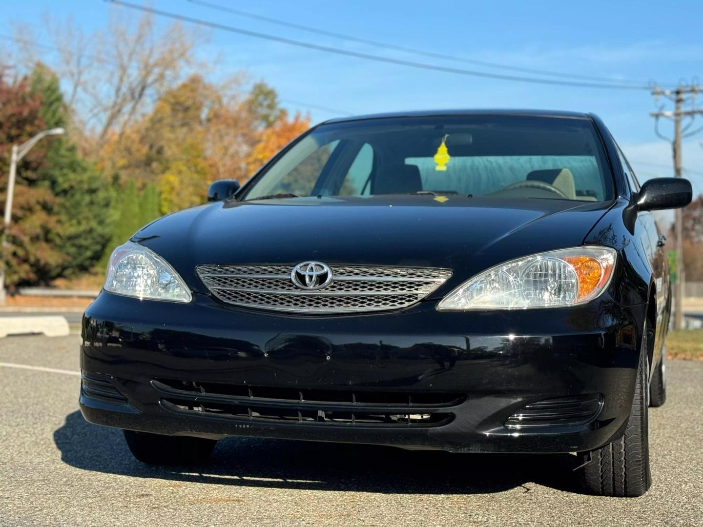 2003 Toyota Camry LE photo 2