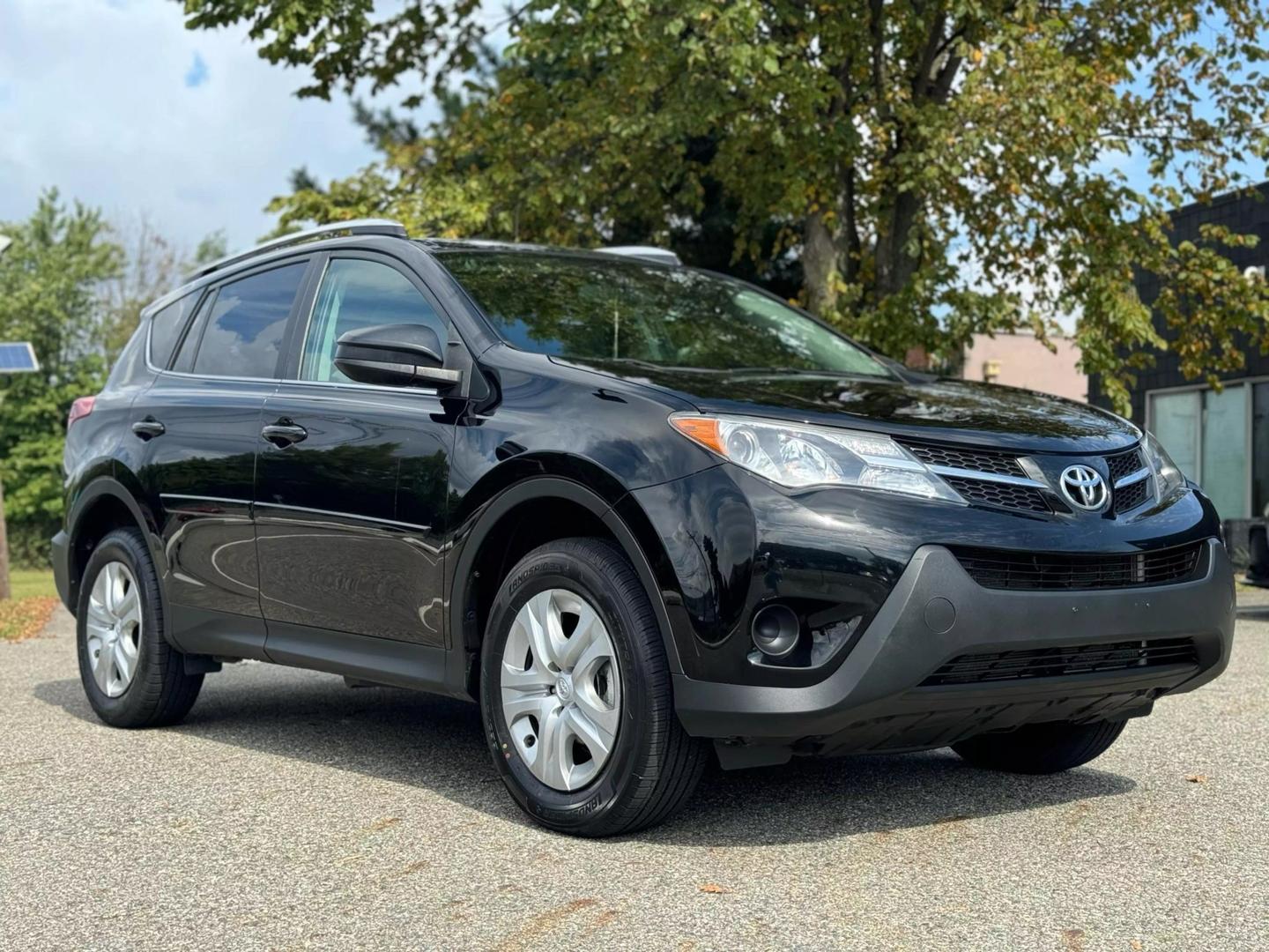 2013 Toyota RAV4 LE photo 3