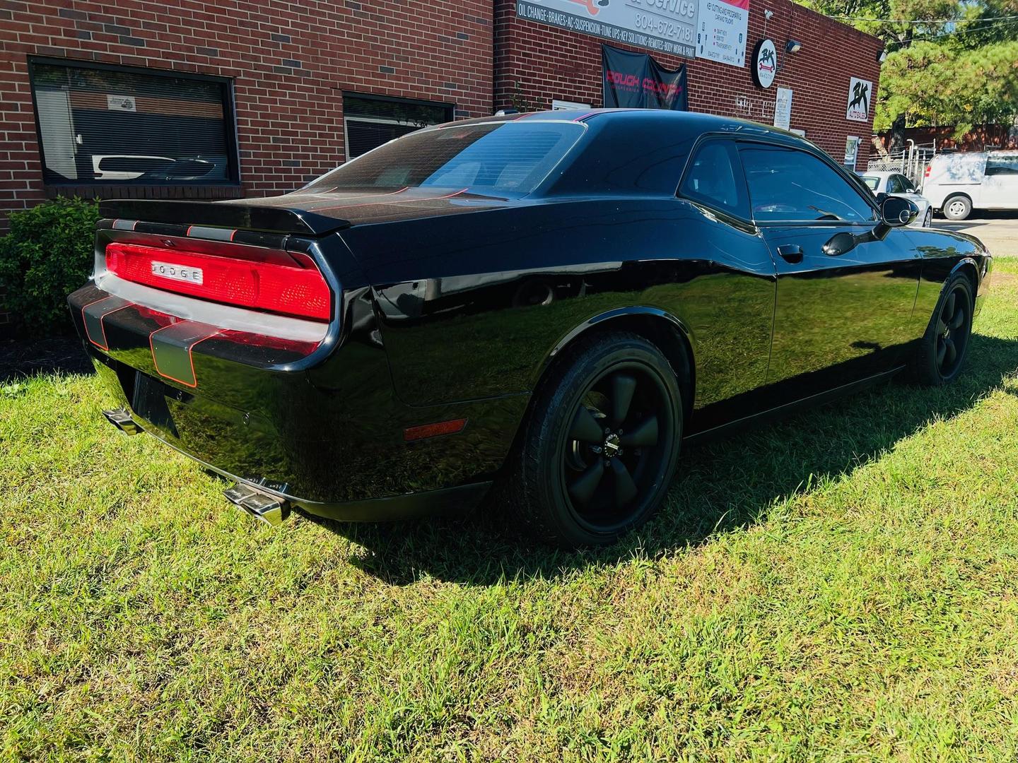 2014 Dodge Challenger R/T photo 8