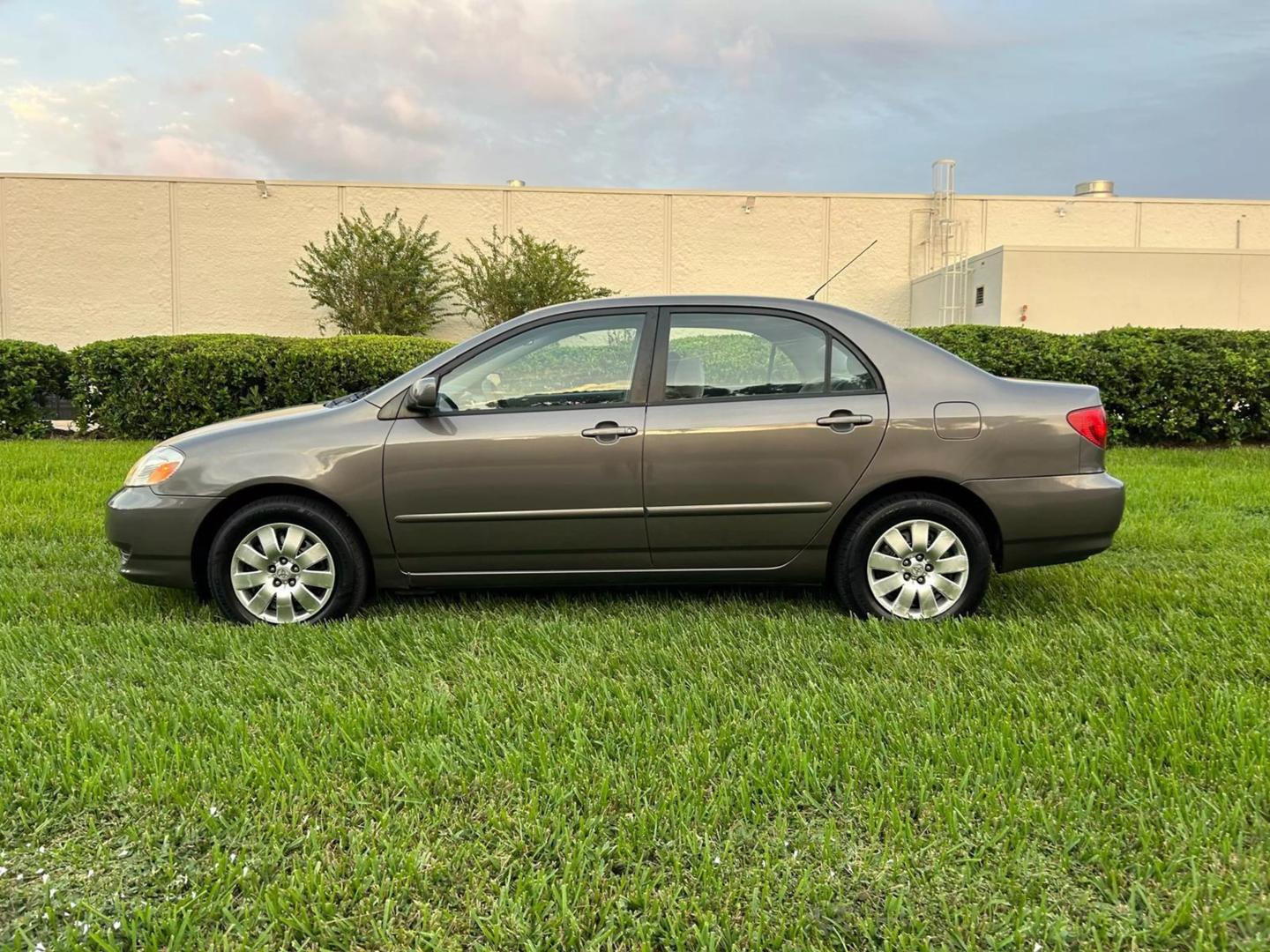 2004 Toyota Corolla CE photo 8