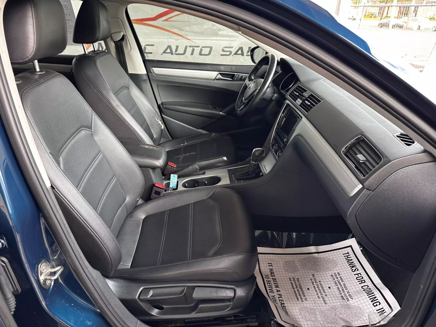 2019 Volkswagen Passat - Image 24