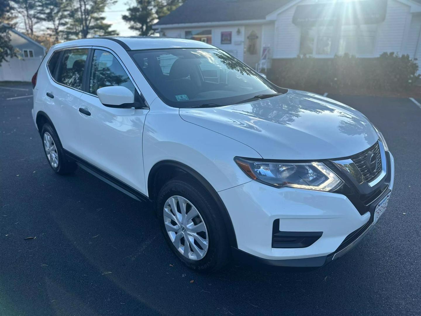 2018 Nissan Rogue S photo 2