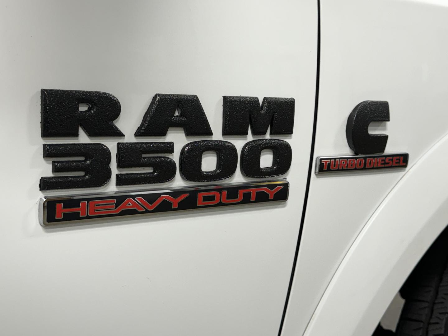 2014 RAM Ram 3500 Pickup Laramie photo 2