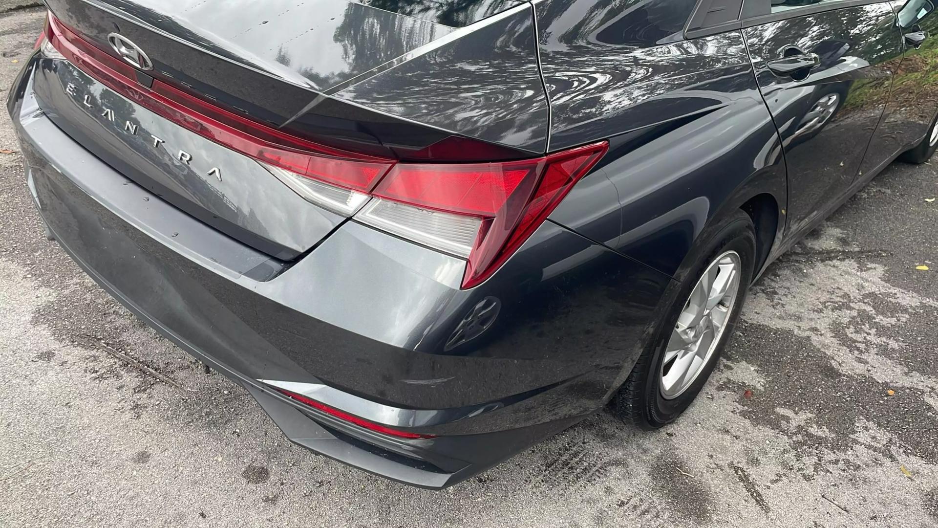 2021 Hyundai Elantra SE photo 5