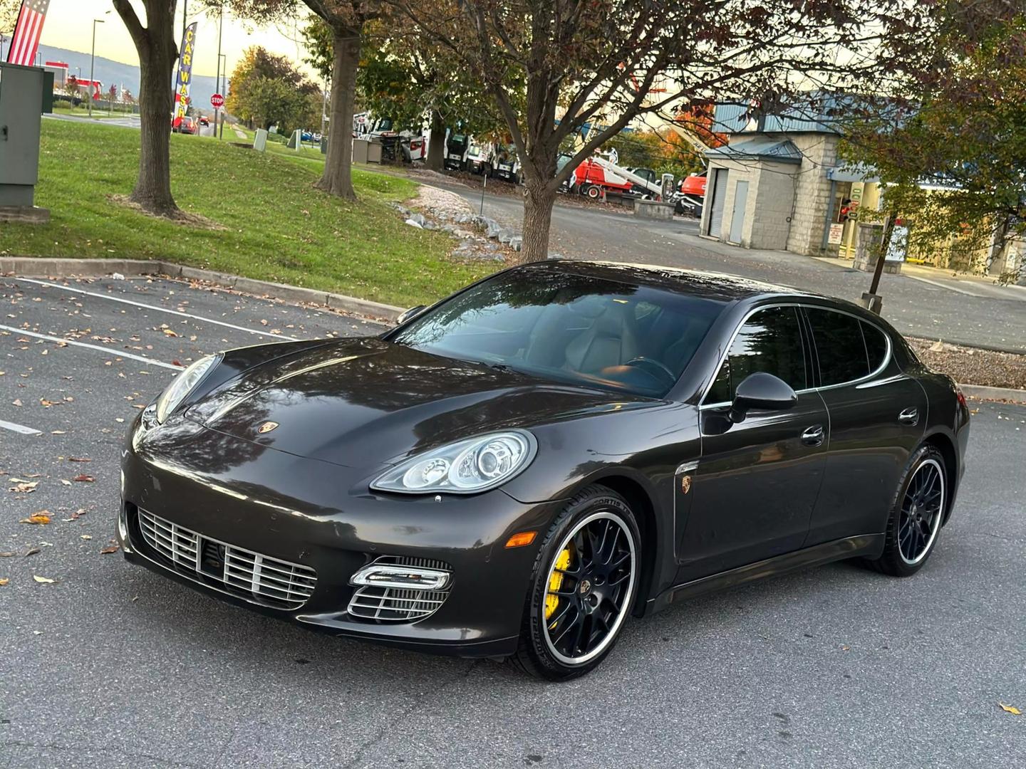 2011 Porsche Panamera Turbo photo 2