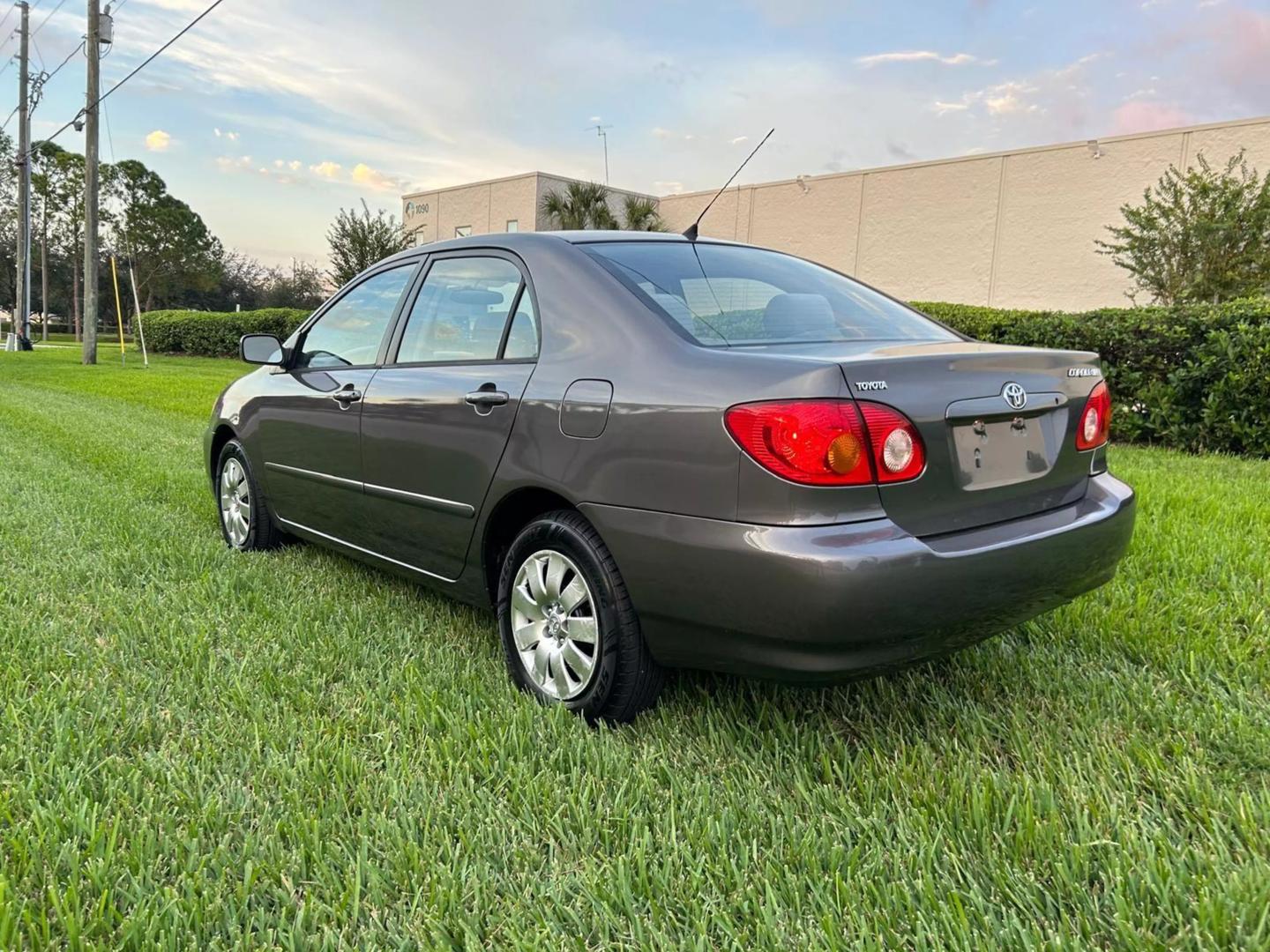 2004 Toyota Corolla CE photo 5