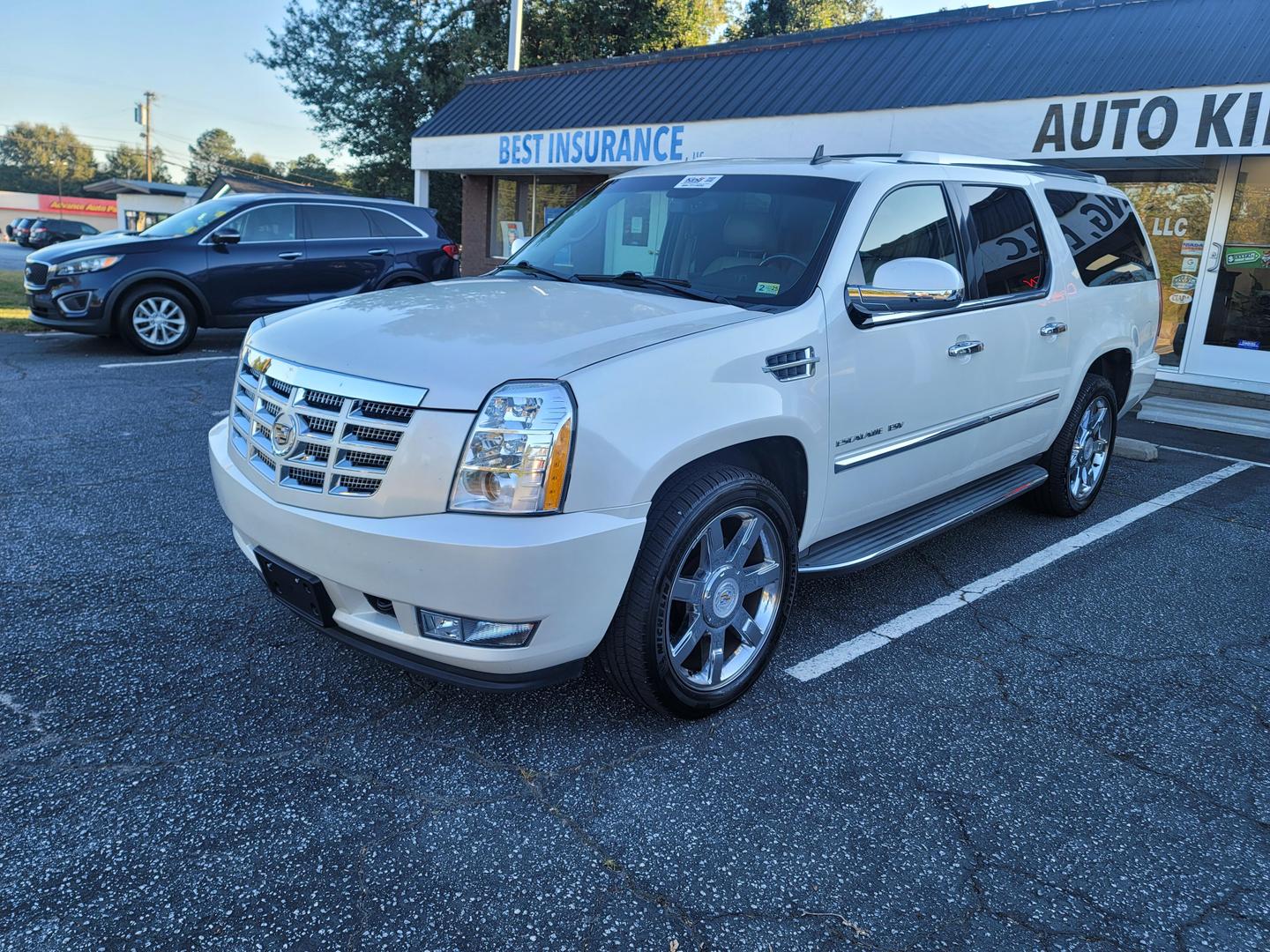 2011 Cadillac Escalade ESV Luxury photo 4