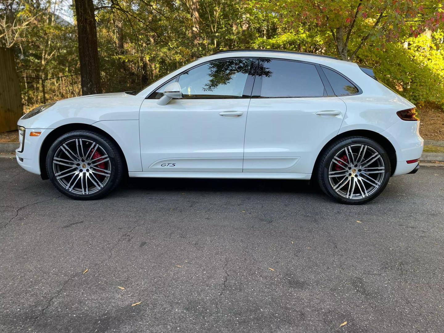 2017 Porsche Macan GTS photo 3