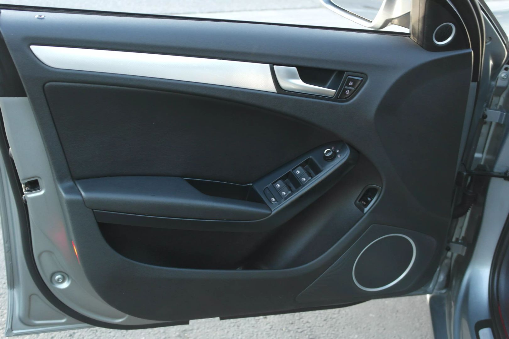 Image 8 of 2011 AUDI A4