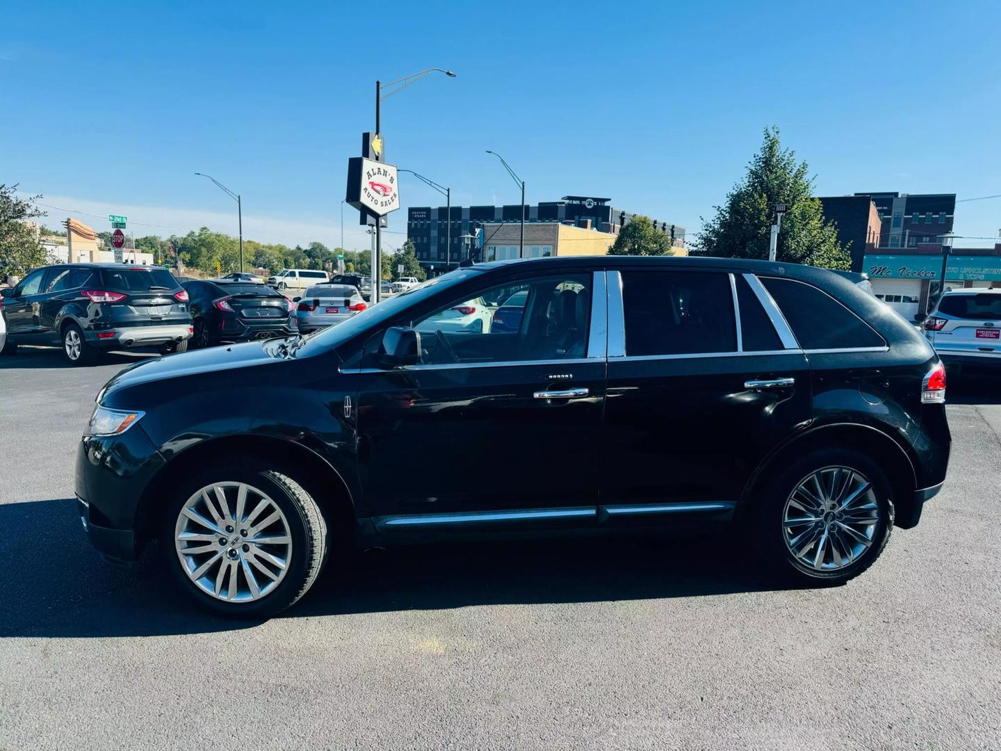 2011 Lincoln MKX Base photo 32