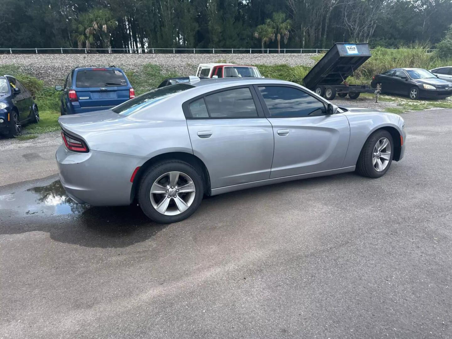 2015 Dodge Charger SXT photo 15