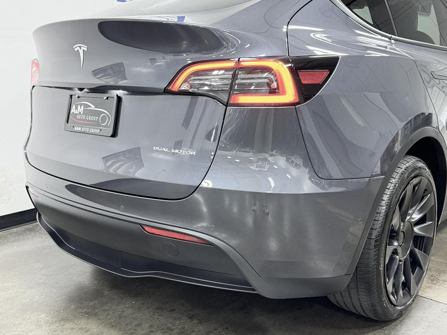 2022 Tesla Model Y Long Range photo 2