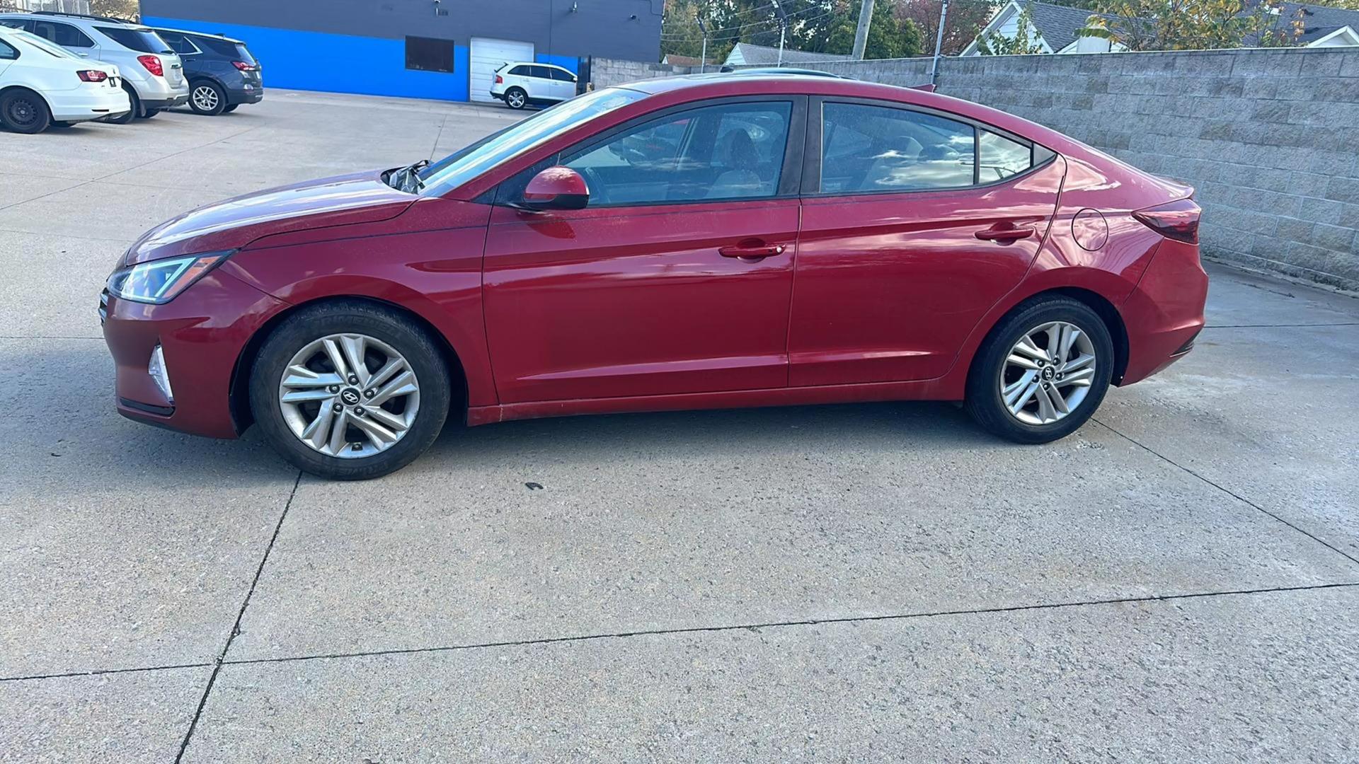 2019 Hyundai Elantra Value Edition photo 9