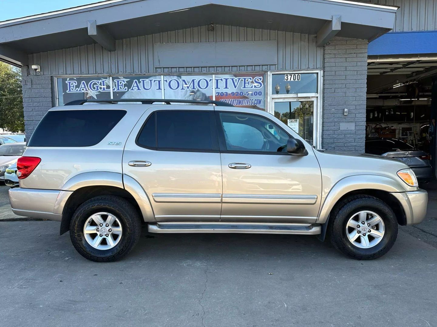 Used 2005 Toyota Sequoia SR5 with VIN 5TDBT44A95S257673 for sale in Arlington, VA