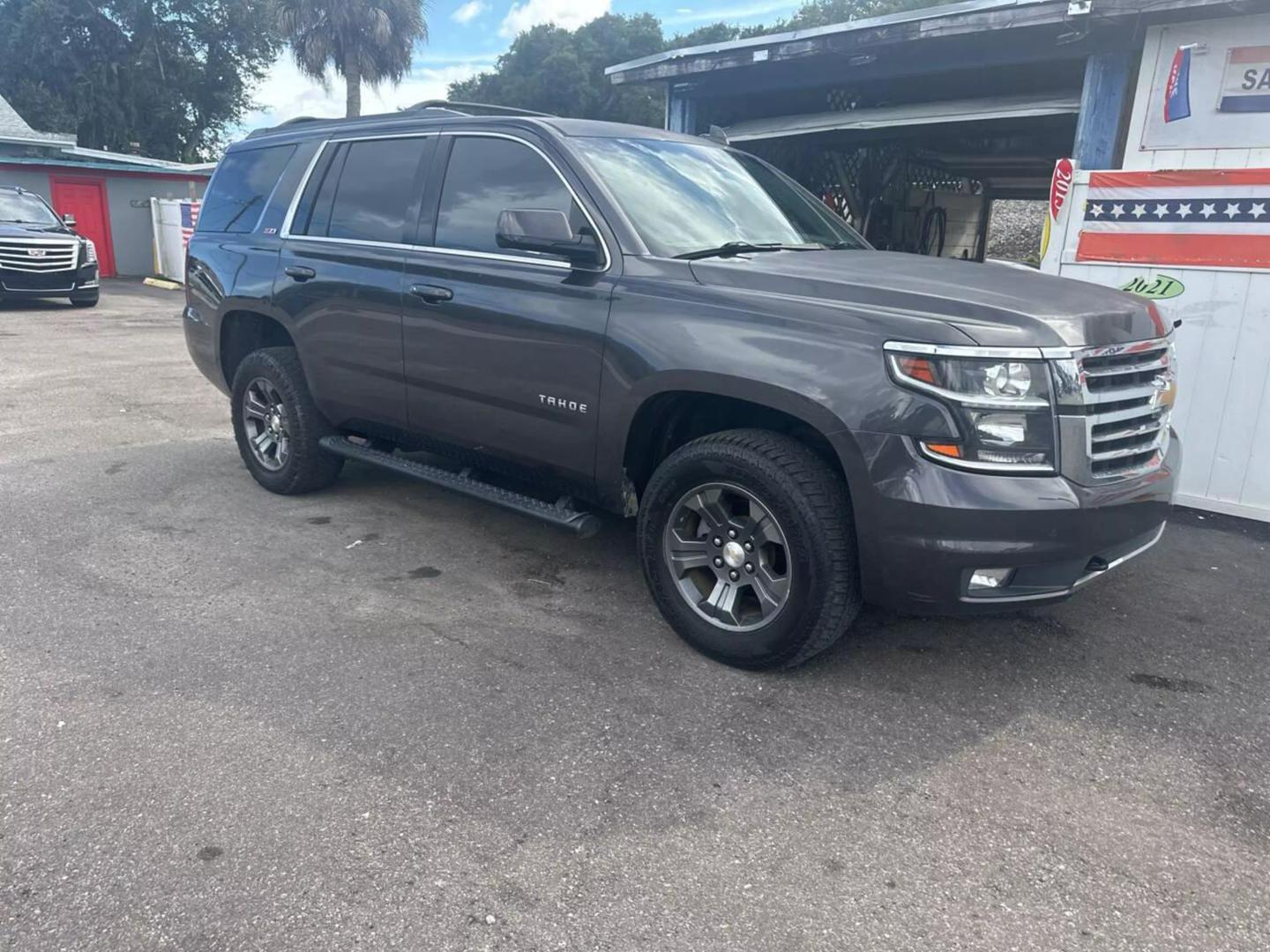 2016 Chevrolet Tahoe LT photo 4