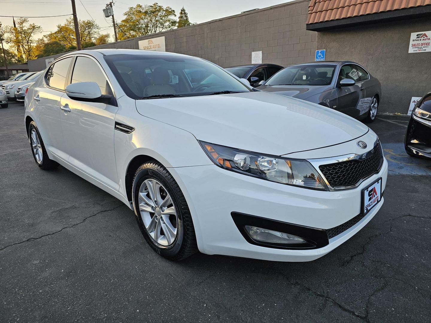 2013 Kia Optima LX photo 3