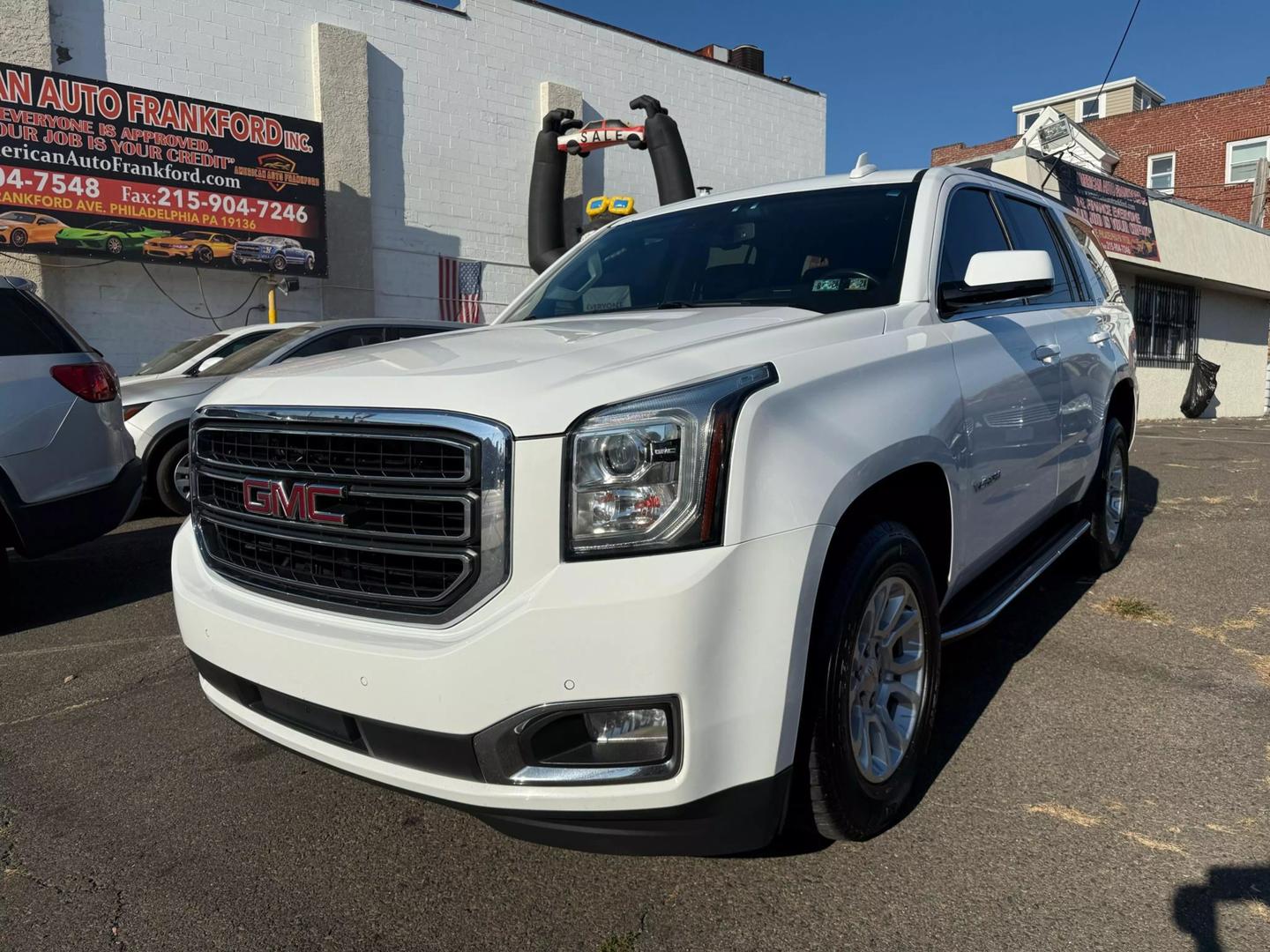 2020 GMC Yukon showcasing a bold and elegant design, highlighting its spacious interior and advanced features.