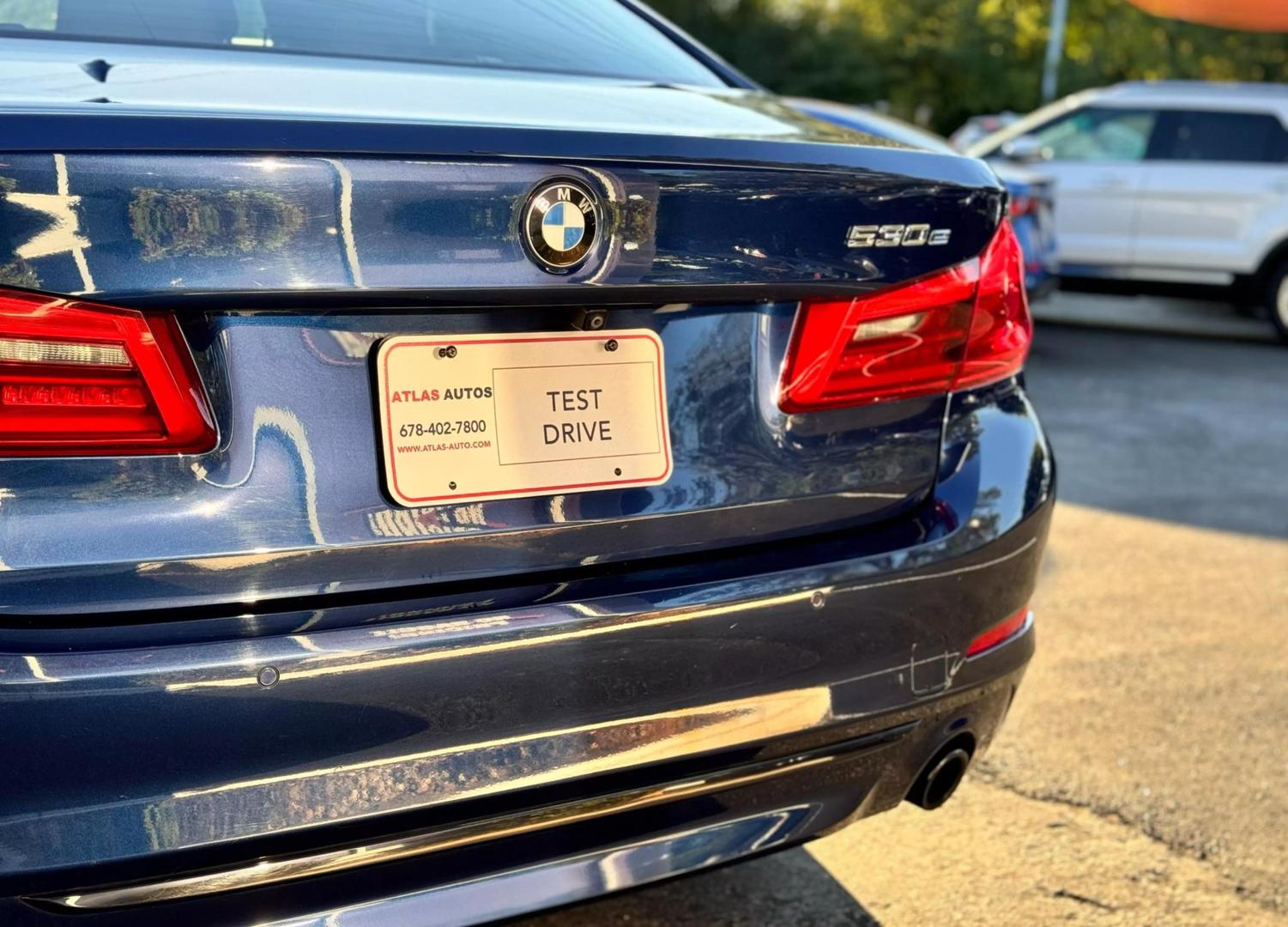 2018 BMW 5 Series 530e photo 11