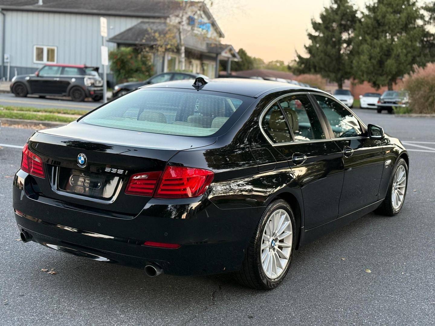 2012 BMW 5 Series 535i photo 10