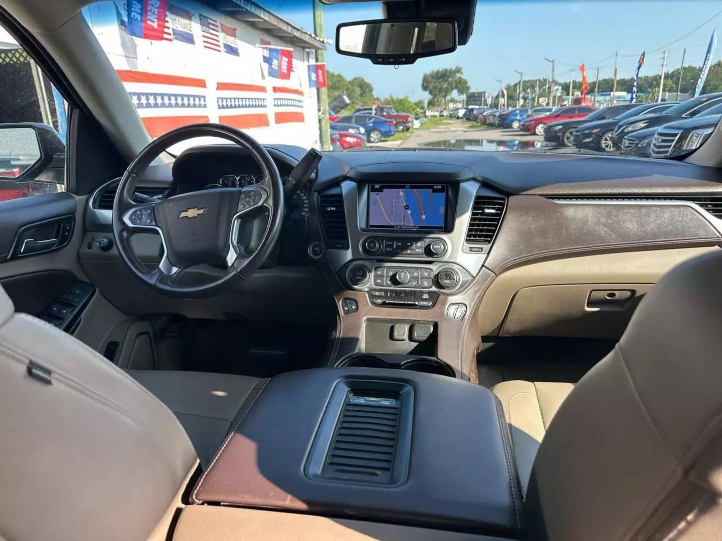 2016 Chevrolet Suburban LT photo 12