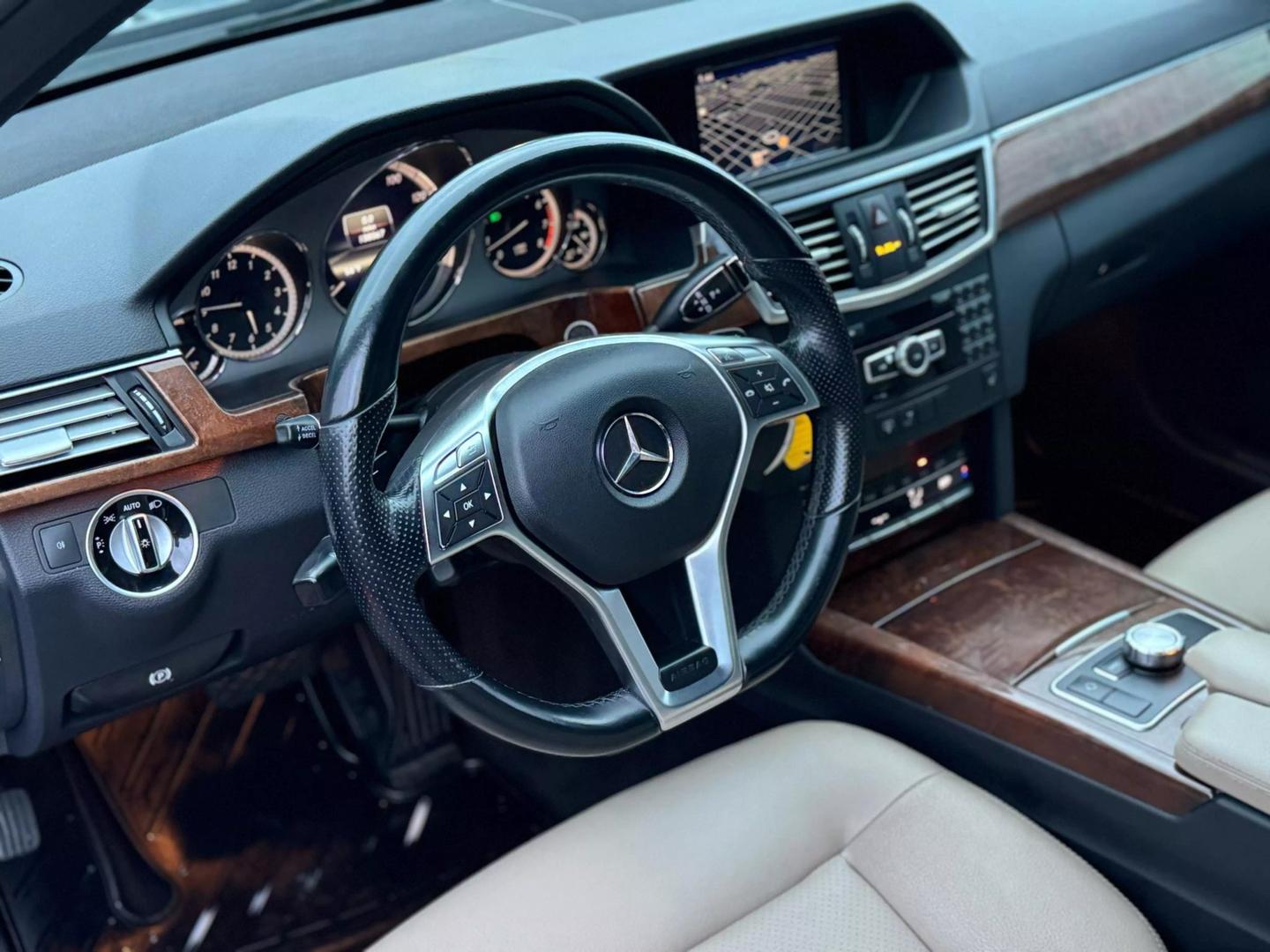 2013 Mercedes-Benz E-Class null photo 2