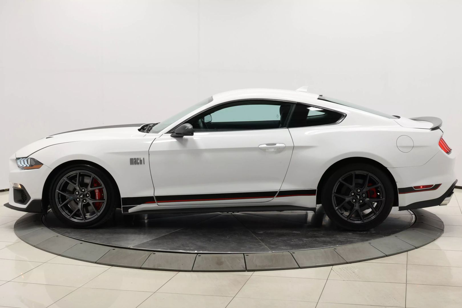 2022 Ford Mustang - Image 6