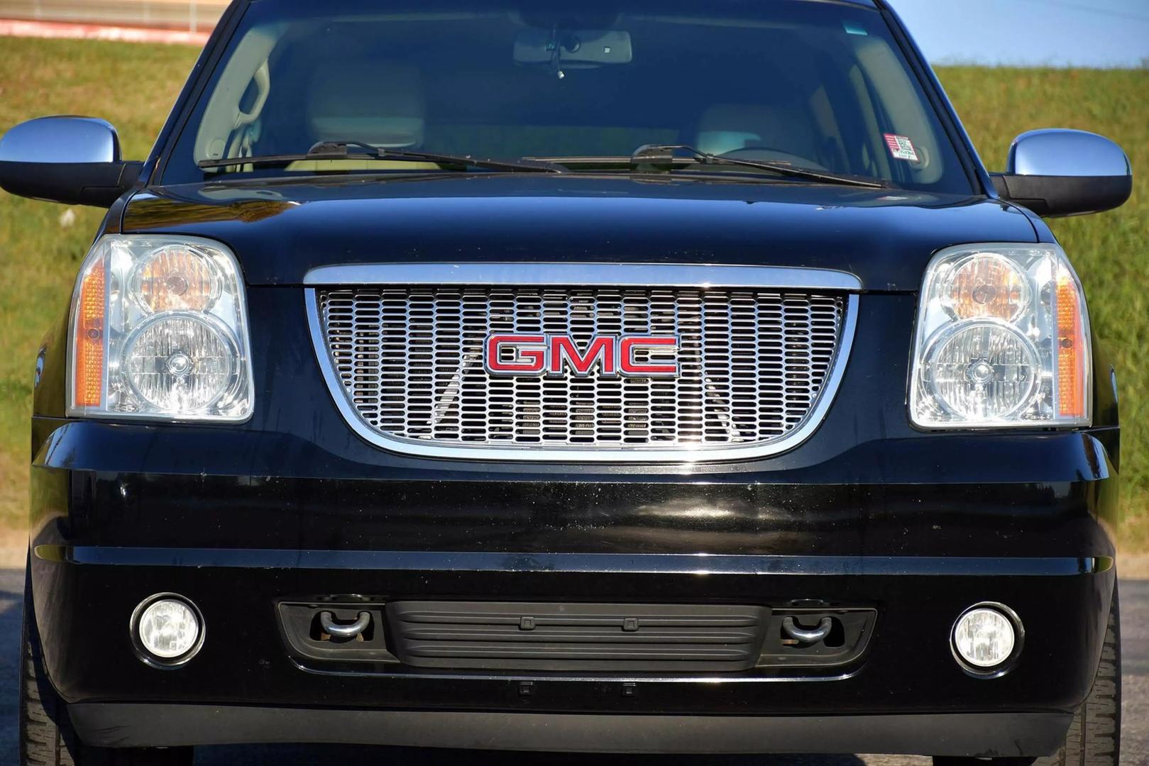 2014 GMC Yukon XL SLT photo 4