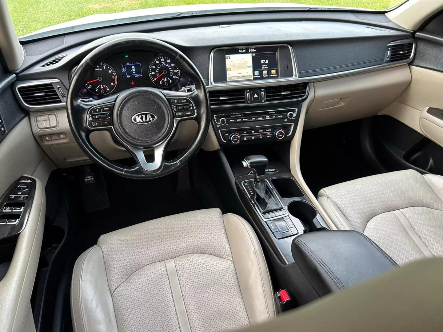 2016 Kia Optima EX photo 9