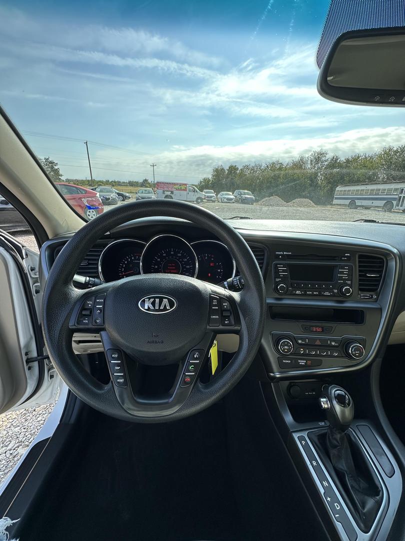 2013 Kia Optima LX photo 9