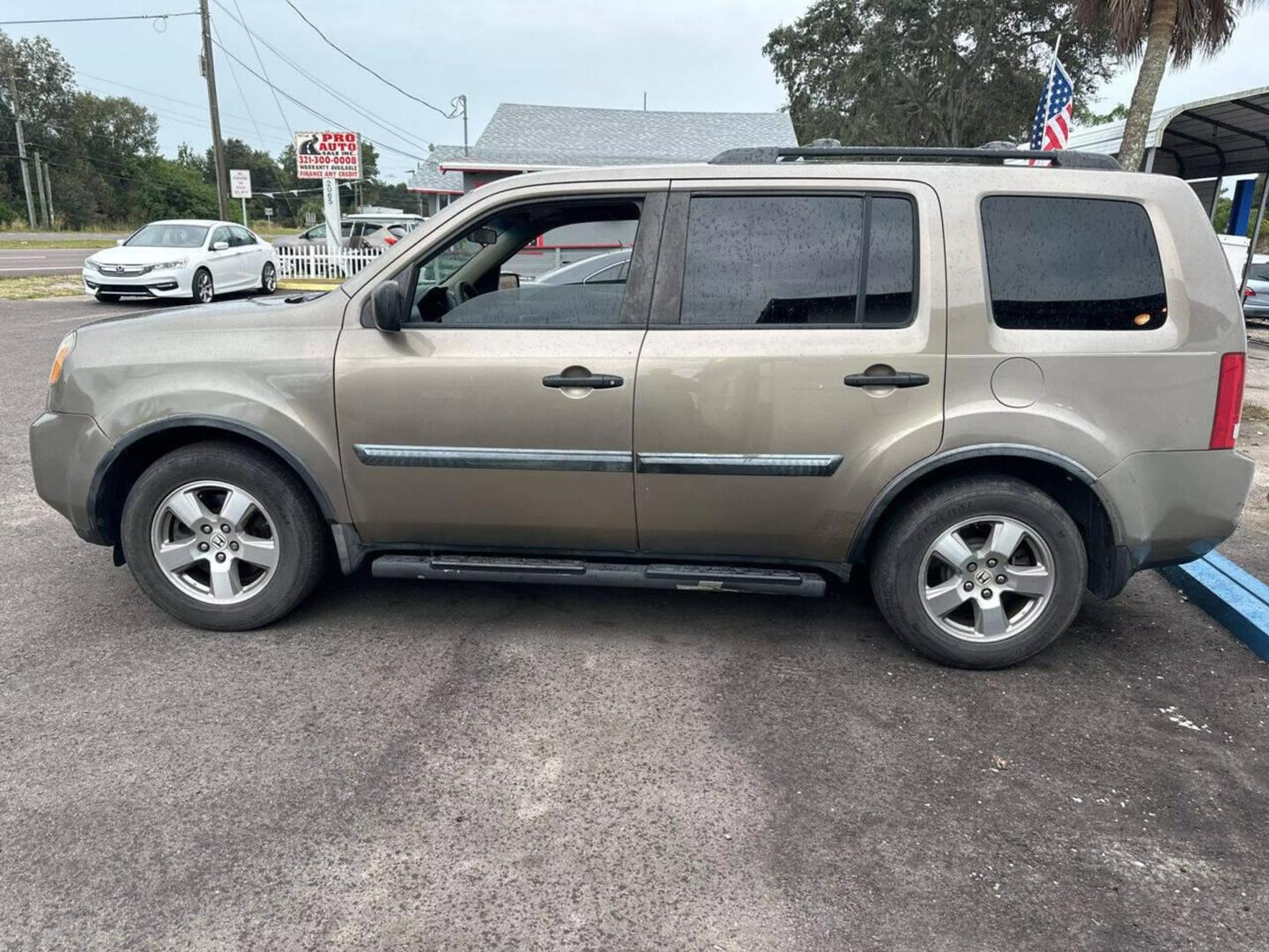 2010 Honda Pilot LX photo 12