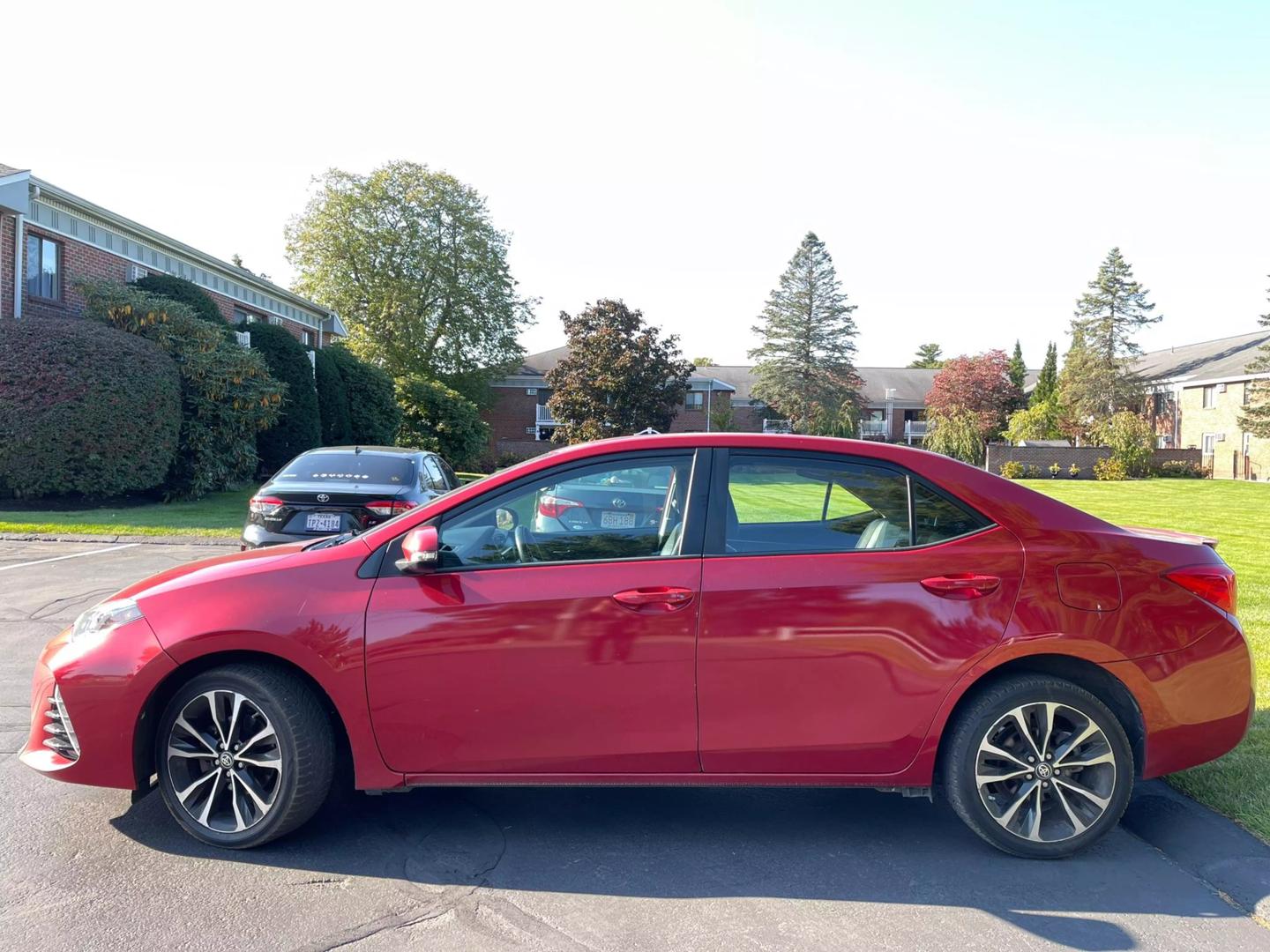 2017 Toyota Corolla SE photo 8