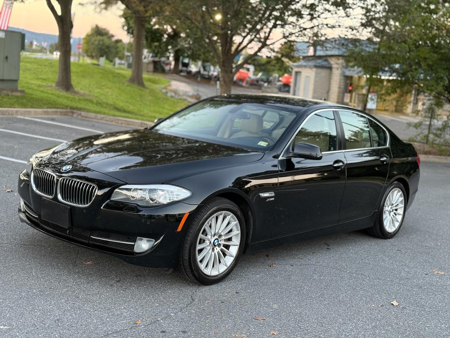 2012 BMW 5 Series 535i photo 17