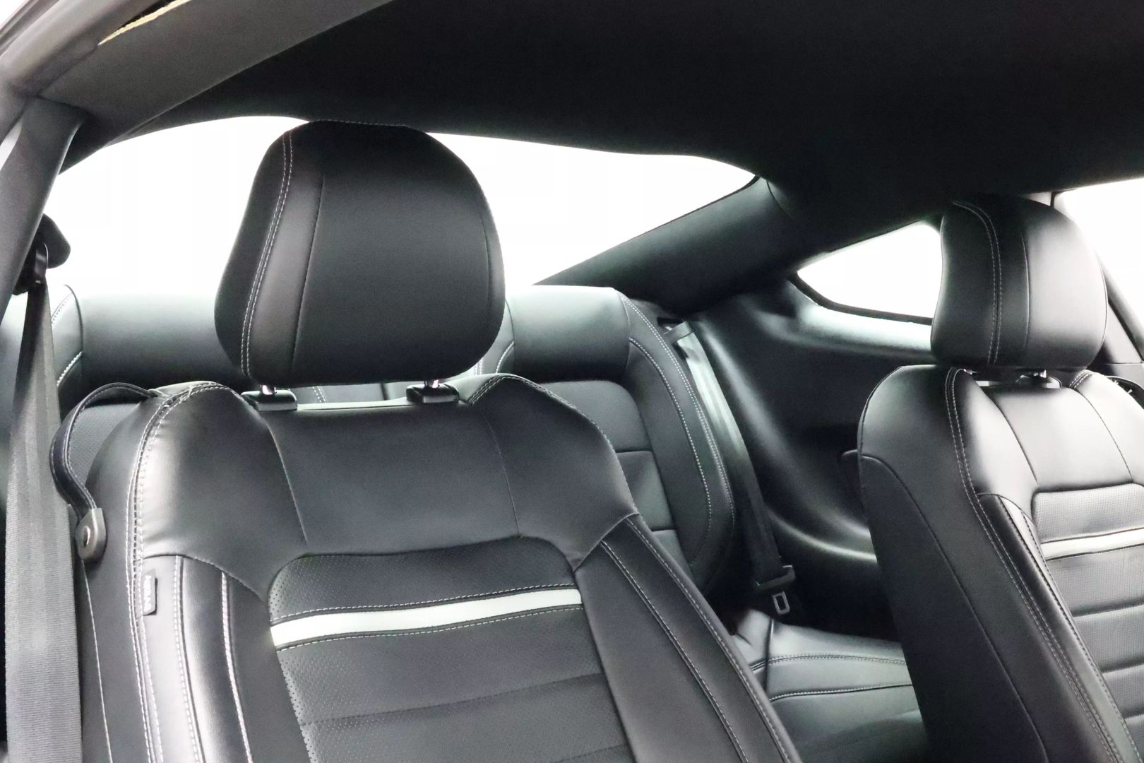2022 Ford Mustang - Image 71