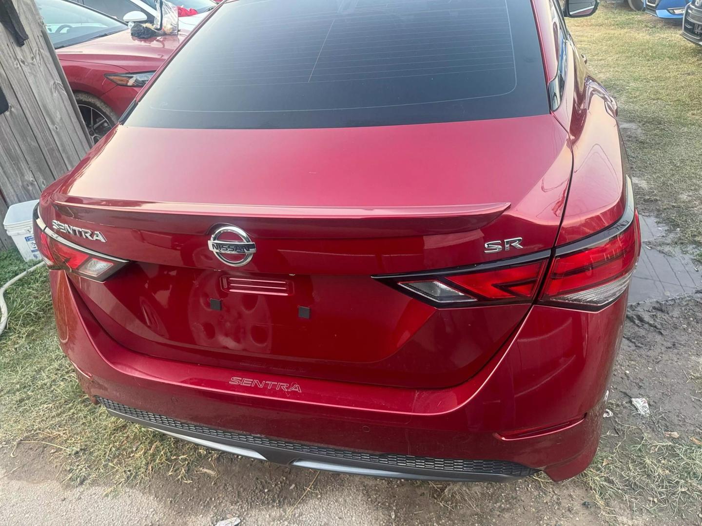 2021 Nissan Sentra SR photo 3