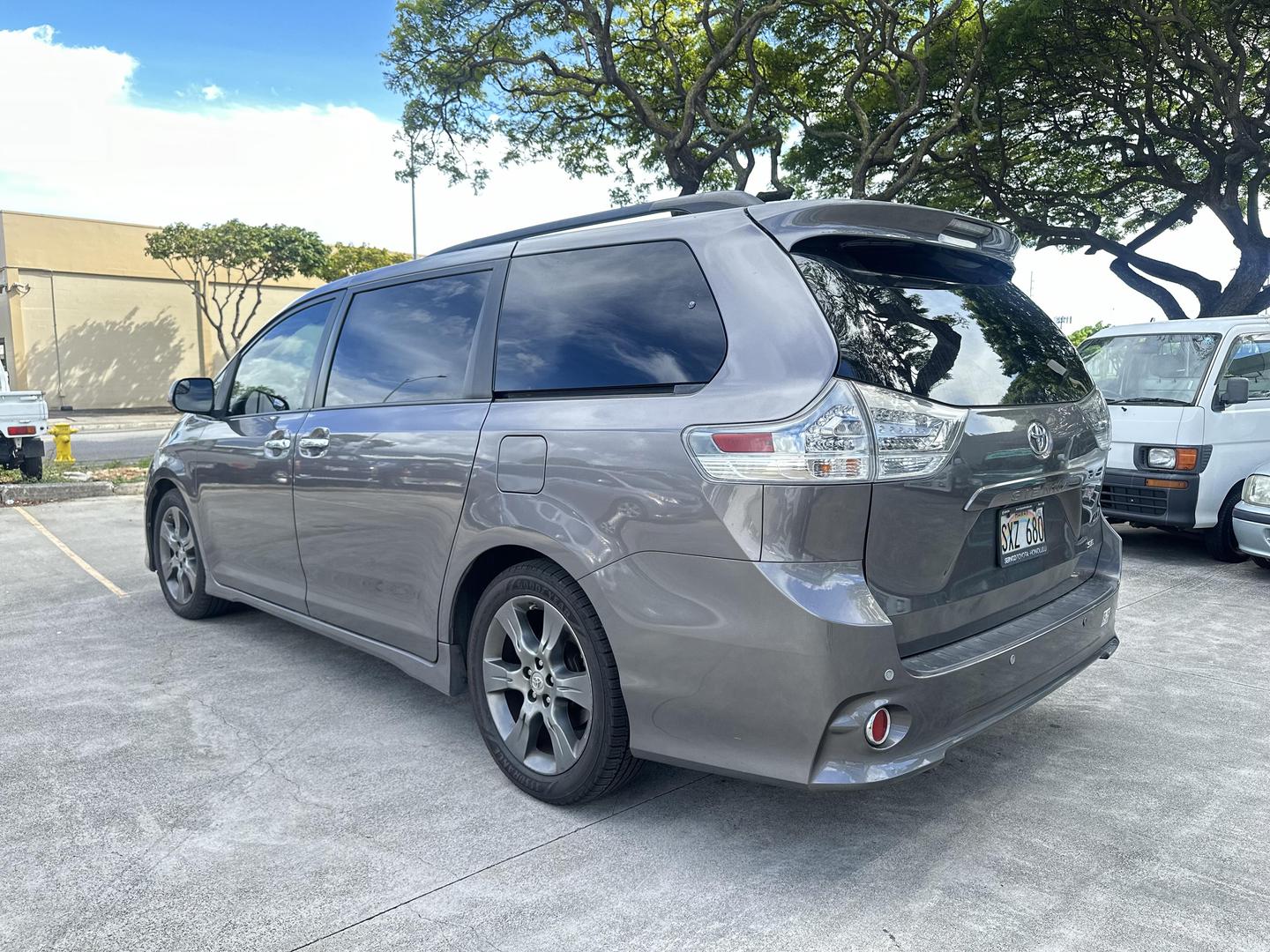 2016 Toyota Sienna SE photo 7