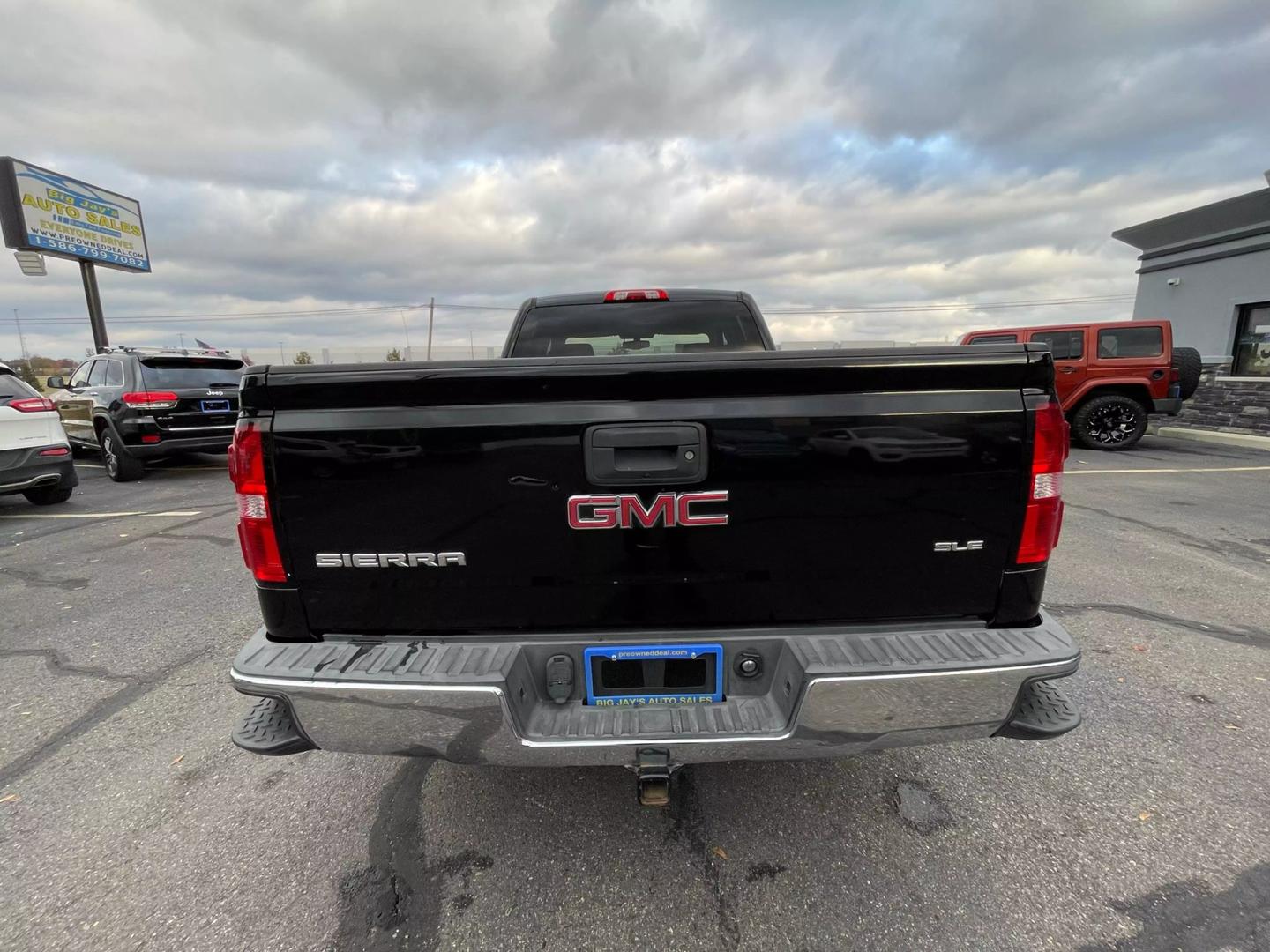 2018 GMC Sierra 1500 SLE photo 5