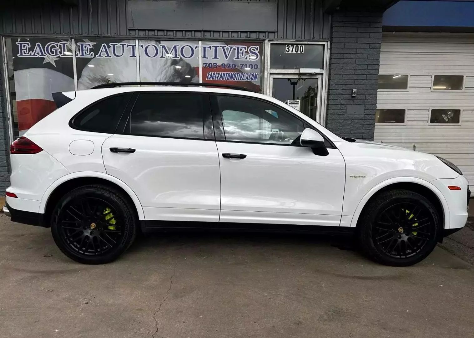 Used 2018 Porsche Cayenne Platinum Edition with VIN WP1AE2A24JLA72335 for sale in Arlington, VA