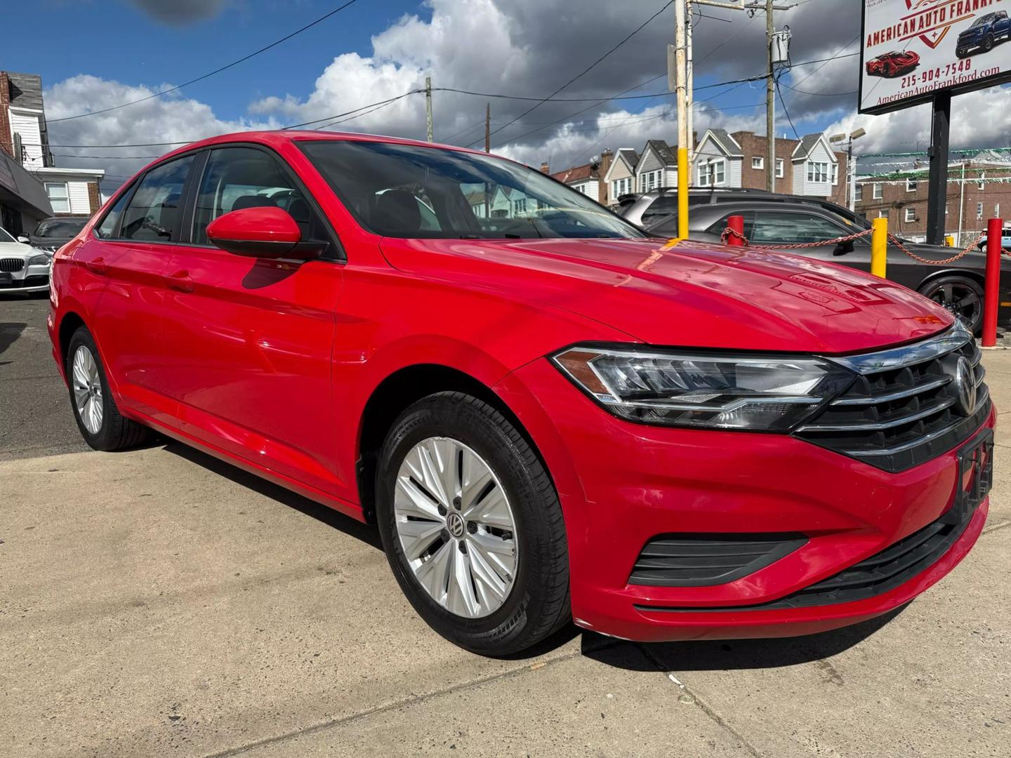 Features image showcasing the advanced interior and modern technology highlights of the 2019 Volkswagen Jetta.