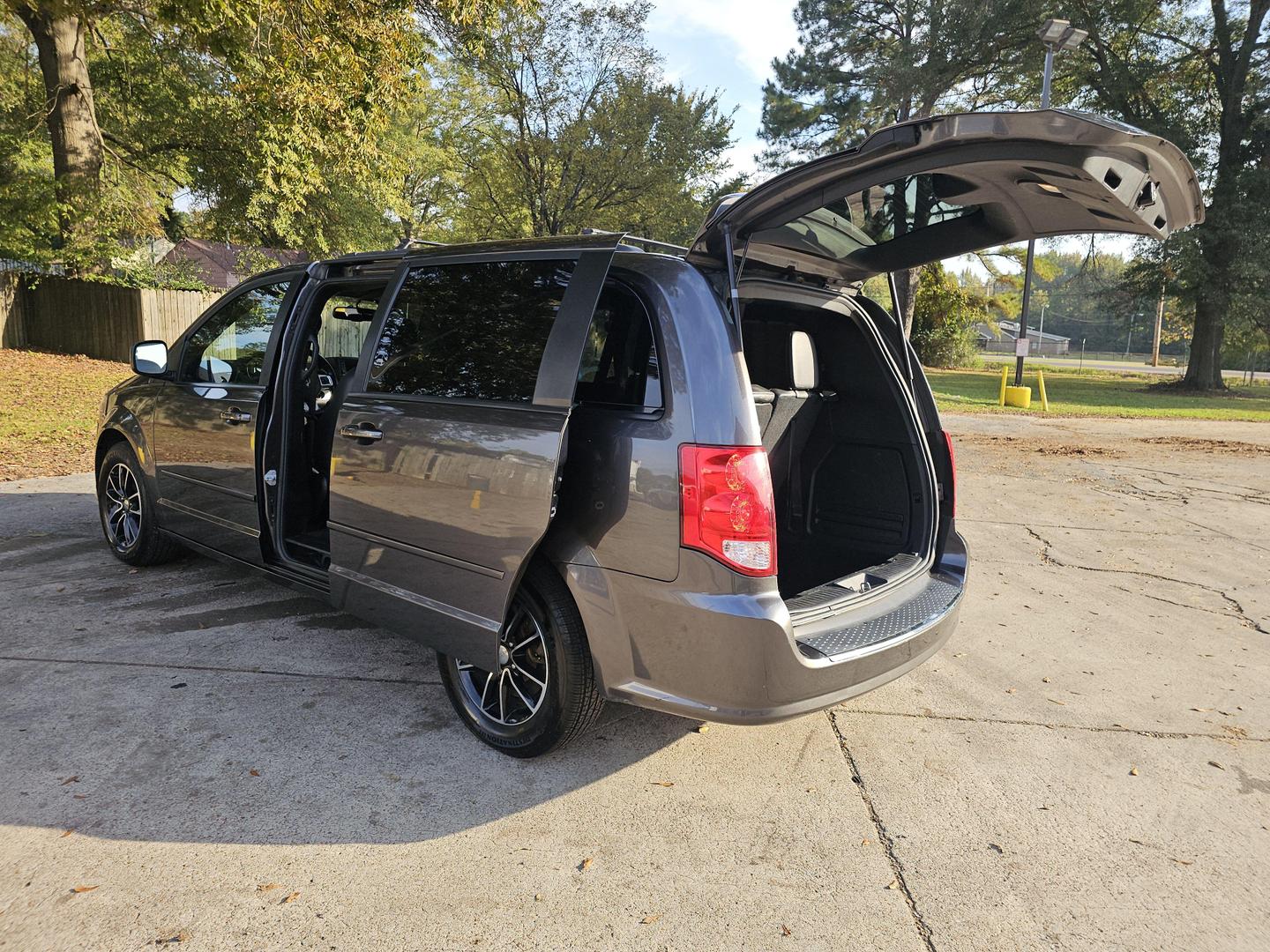 2017 Dodge Grand Caravan GT photo 11