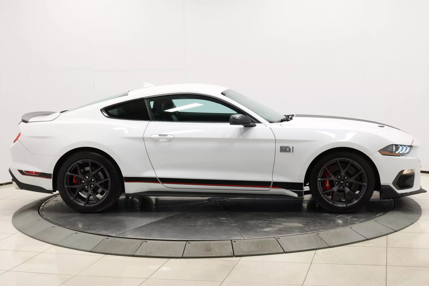 2022 Ford Mustang - Image 57