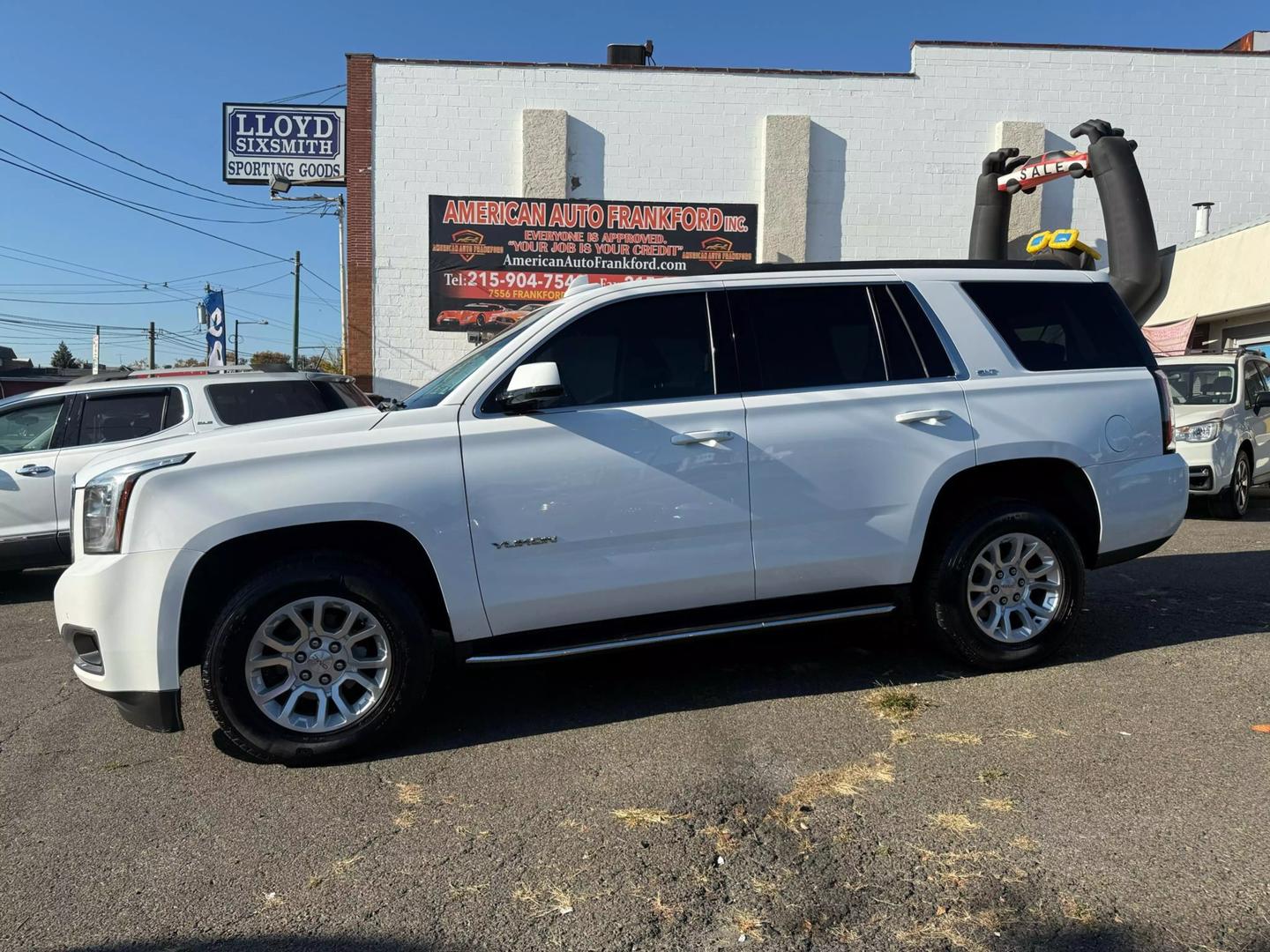 2020 GMC Yukon showcasing a bold and elegant design, highlighting its spacious interior and advanced features.