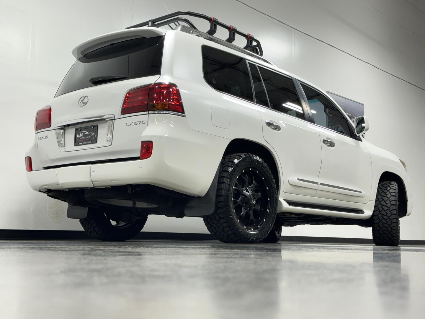 2010 Lexus LX 570 photo 5