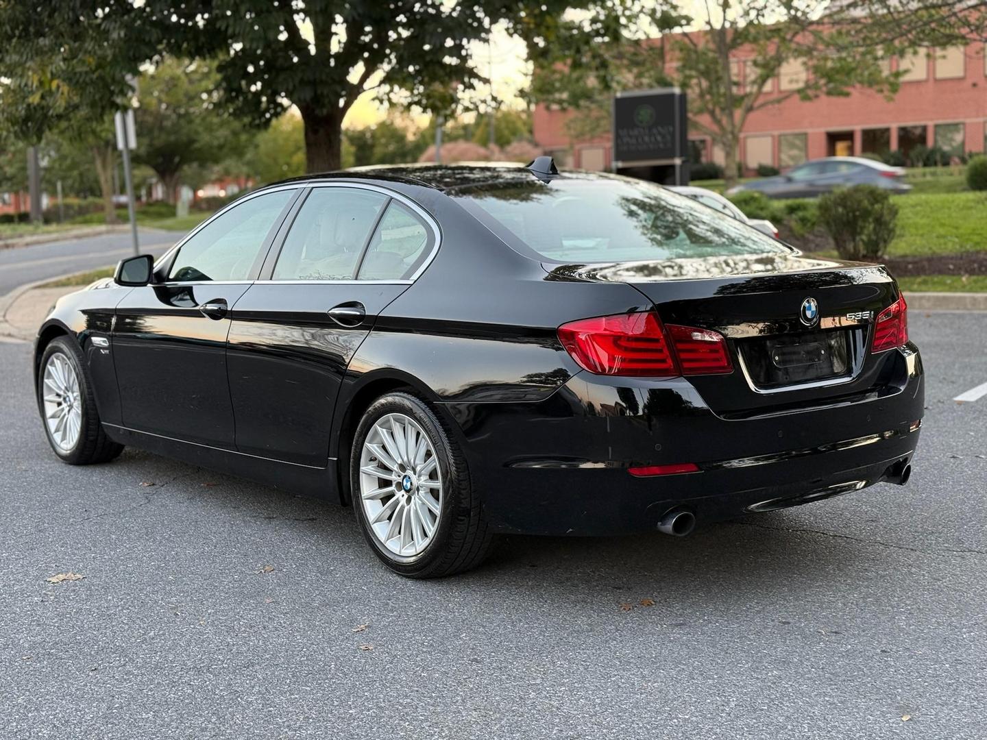 2012 BMW 5 Series 535i photo 15