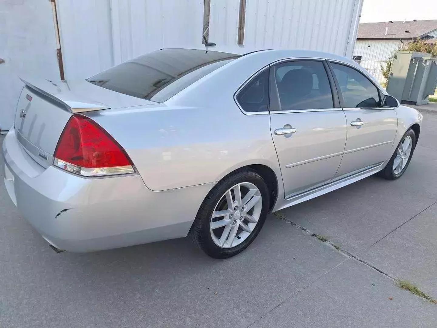 2012 Chevrolet Impala LTZ photo 4