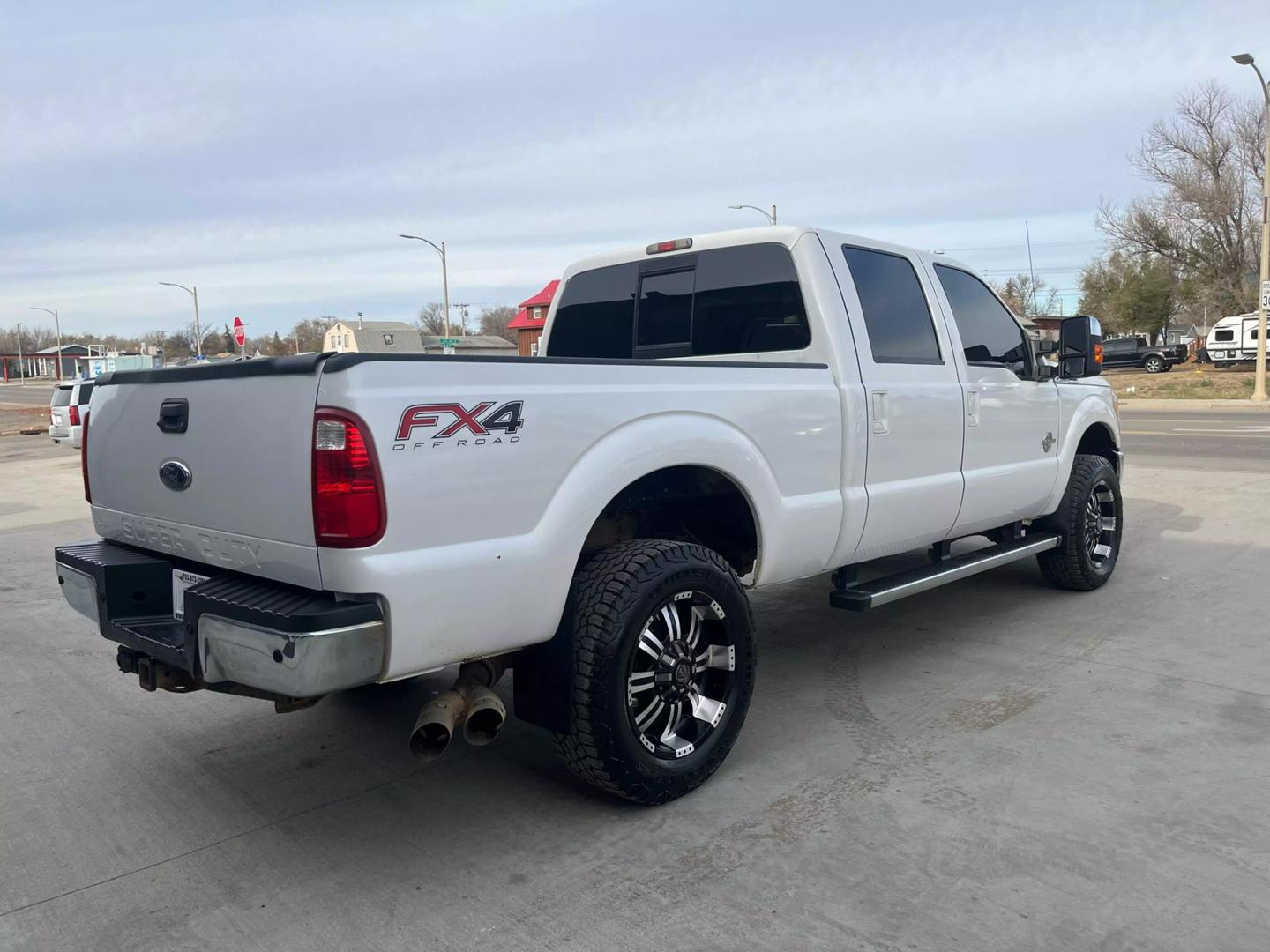 2012 Ford F-350 Super Duty Lariat photo 5