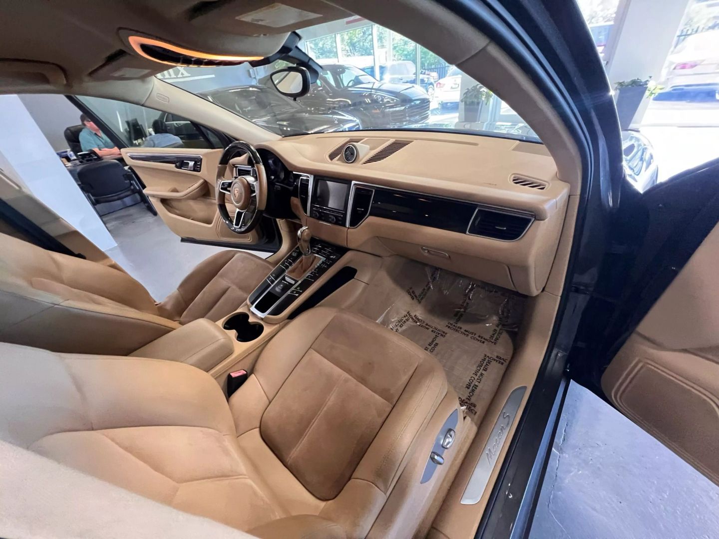 2015 Porsche Macan S Sport Utility 4d - Image 29