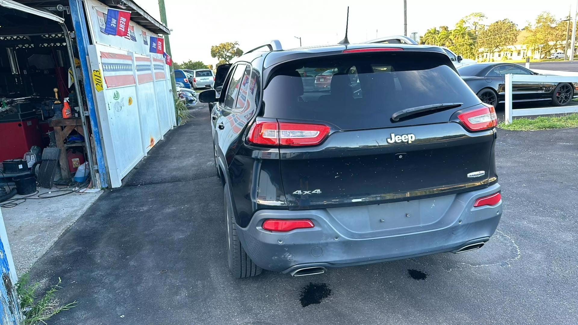 2016 Jeep Cherokee Latitude photo 10