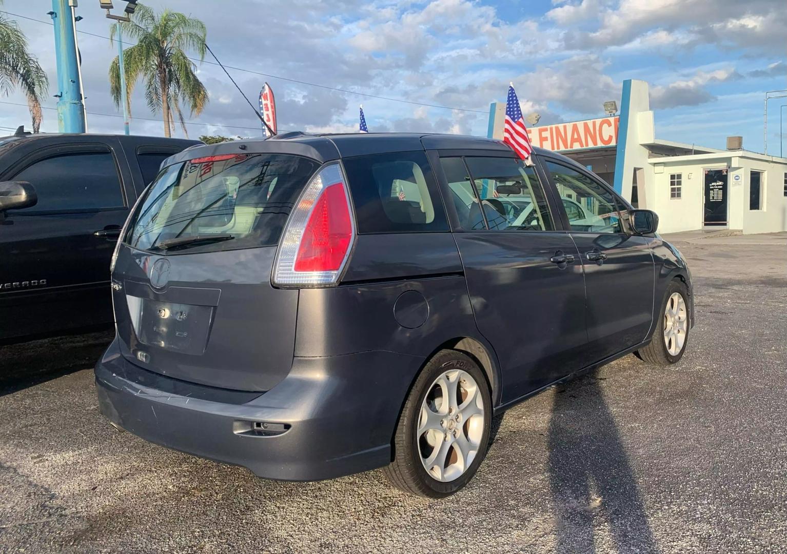 2010 Mazda MAZDA5 Touring photo 4